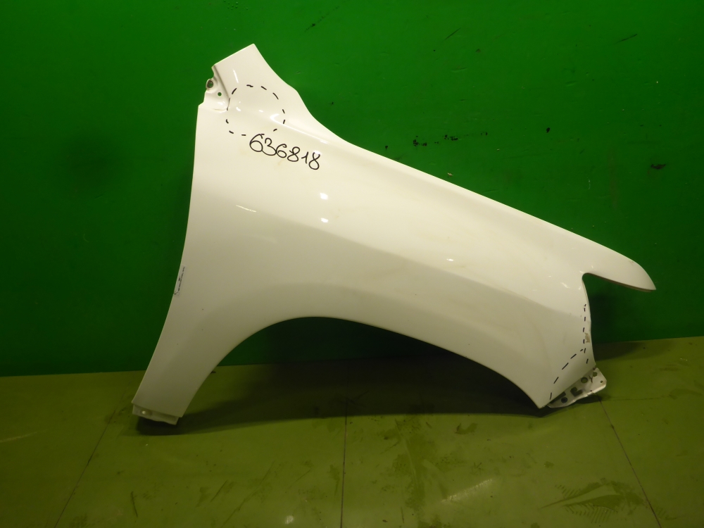 Крыло переднее правое