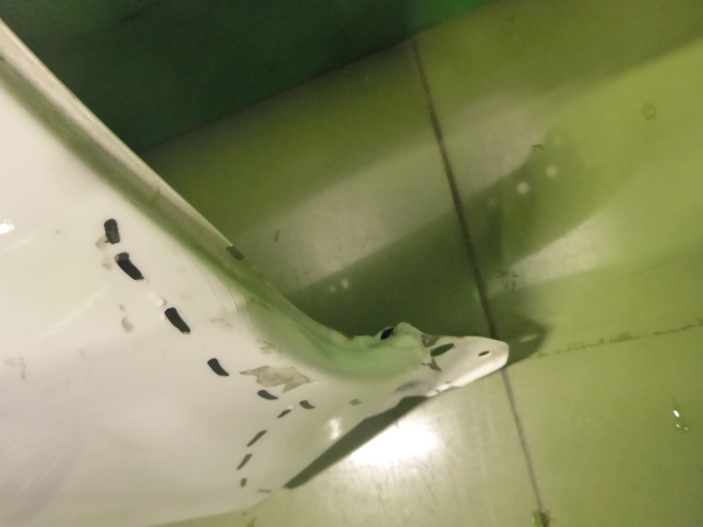 Крыло переднее правое