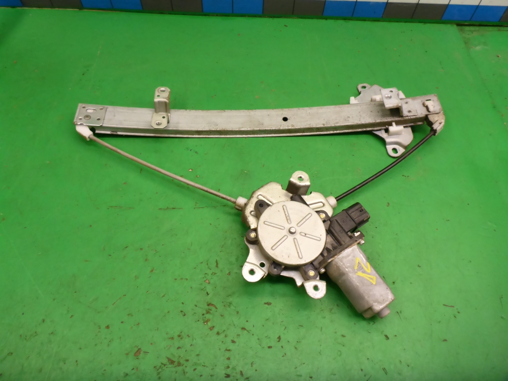 Стеклоподъемник электр. задний правый