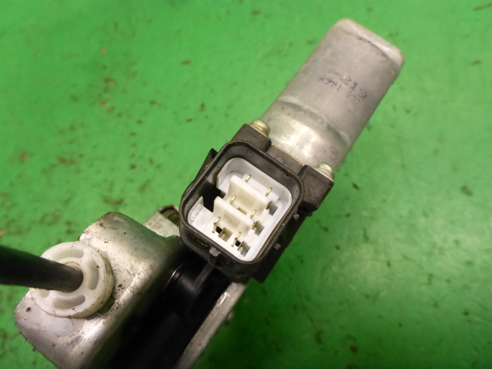 Стеклоподъемник электр. задний правый