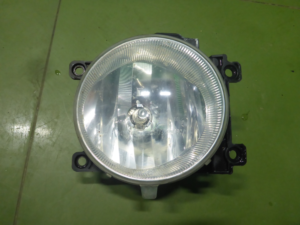 Фара противотуманная левая
