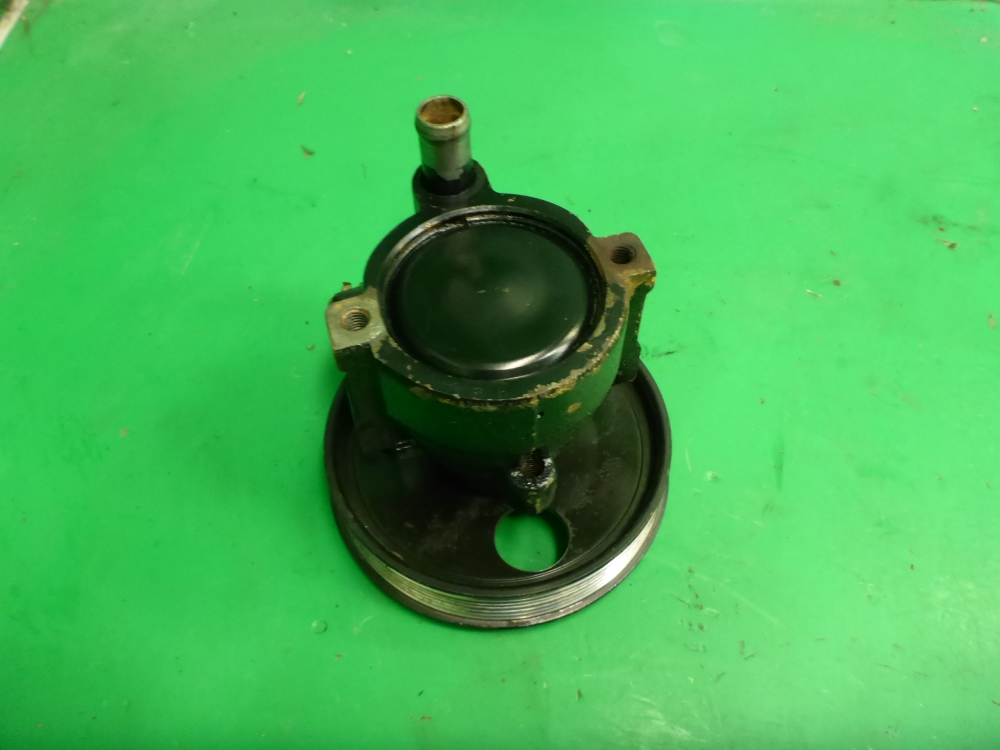 Насос ГУР (гидроусилитель руля)