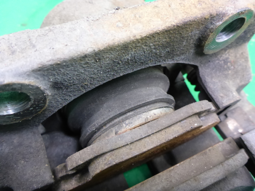 Суппорт передний левый