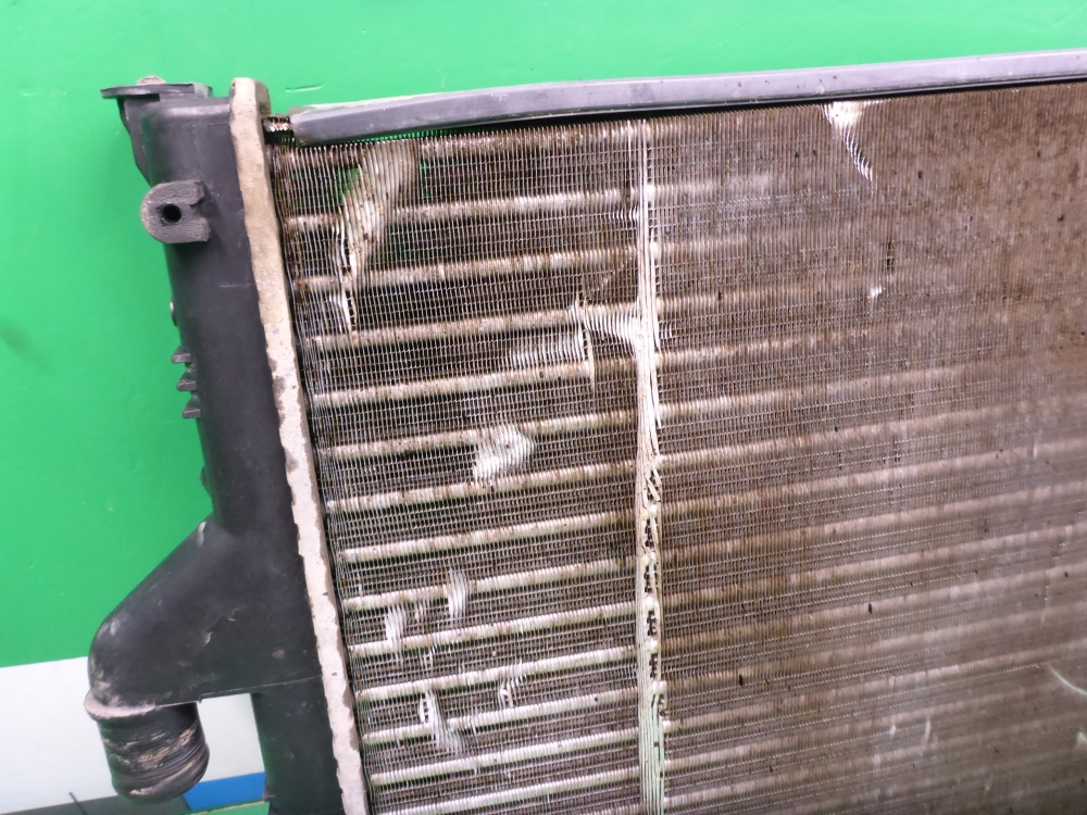 Радиатор охлаждения двигателя основной