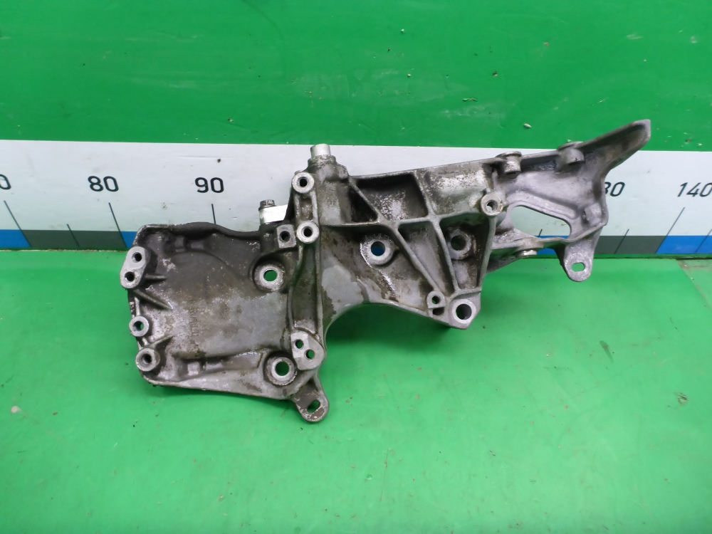 Кронштейн генератора