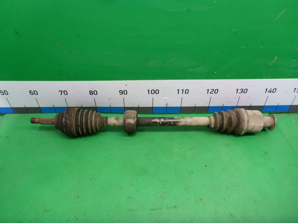 Полуось передняя правая