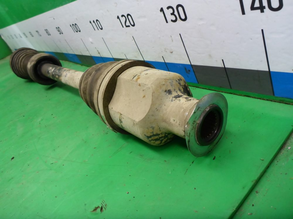 Полуось передняя правая