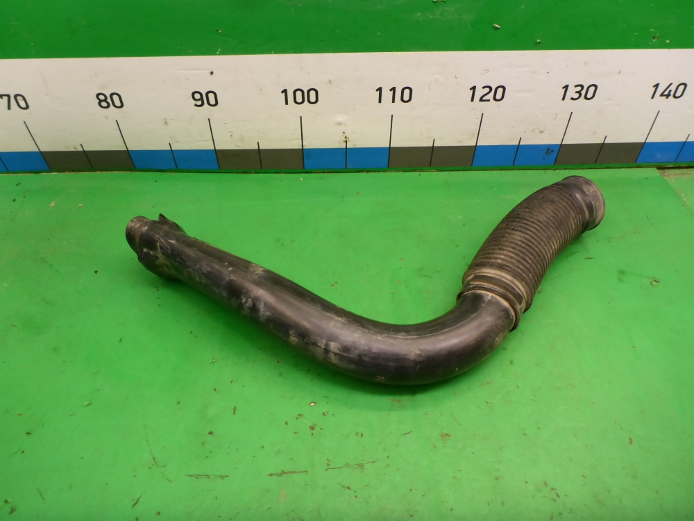 Патрубок воздушного фильтра