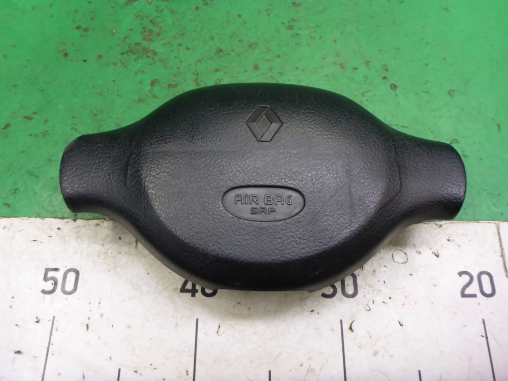 Подушка безопасности в рулевое колесо