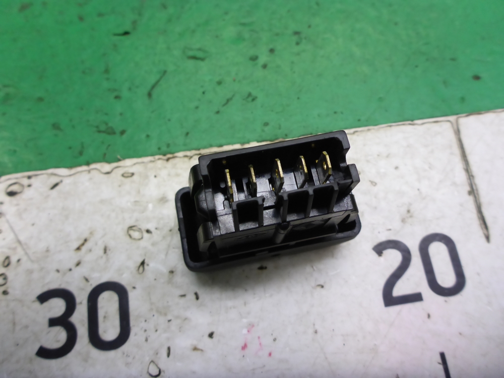 Кнопка центрального замка