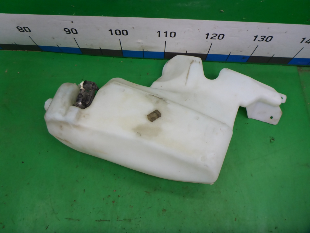 Бачок омывателя лобового стекла