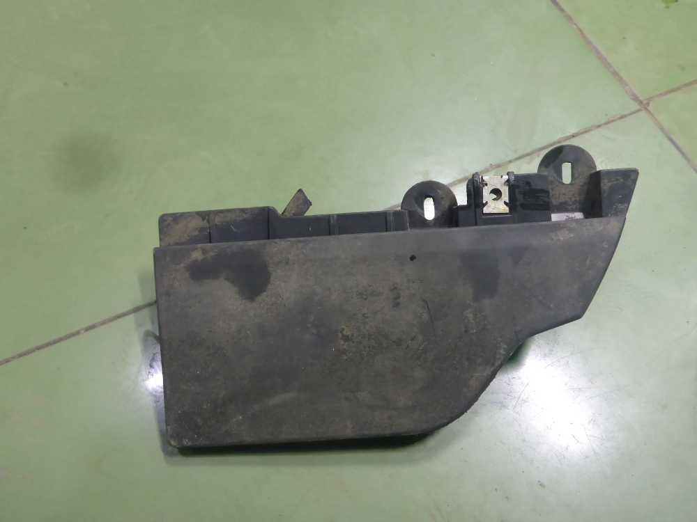 Брызговик задний правый