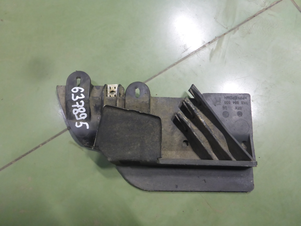 Брызговик задний правый