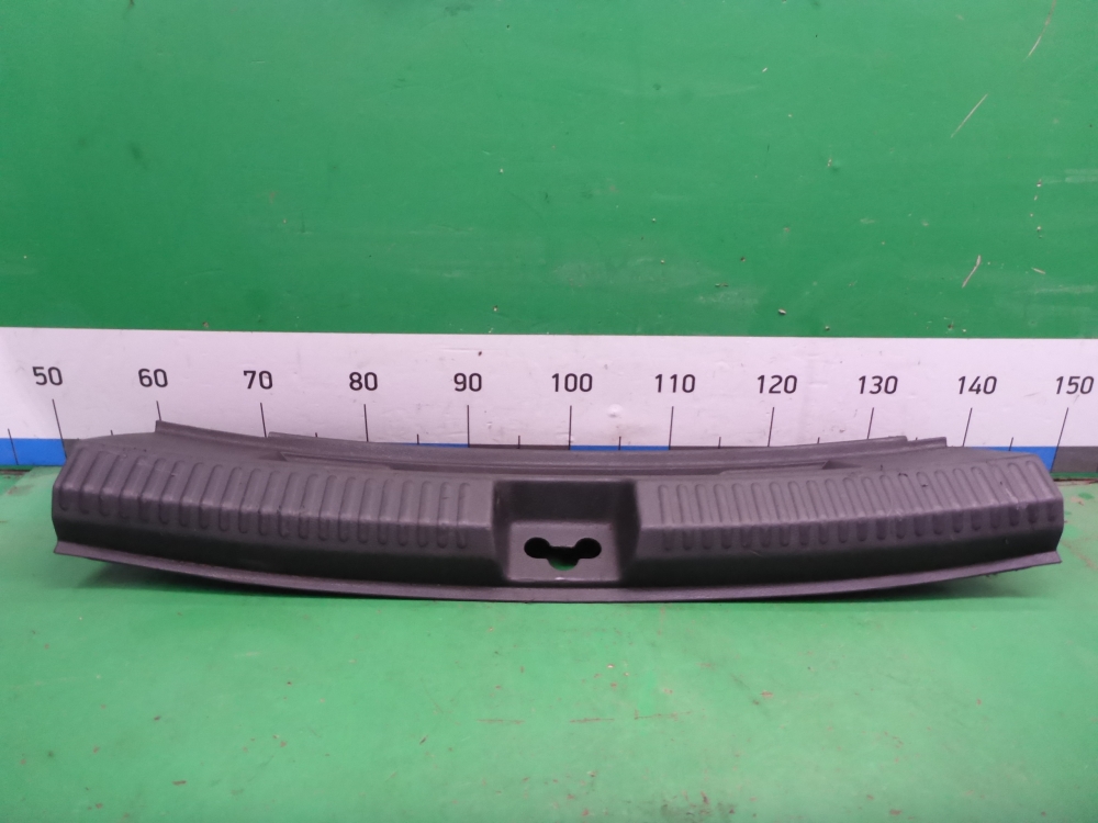 Обшивка багажника