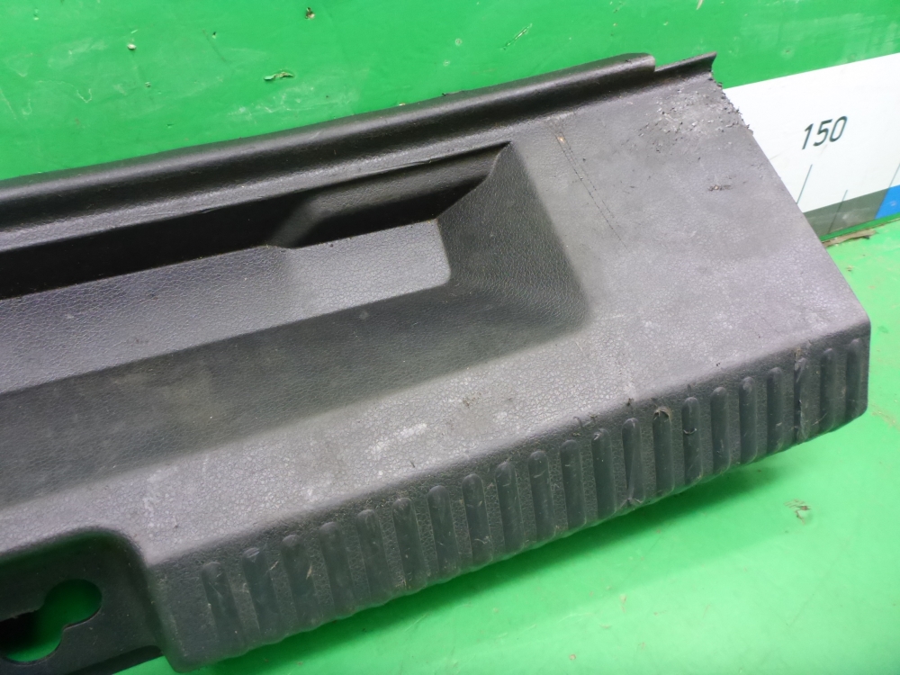 Обшивка багажника