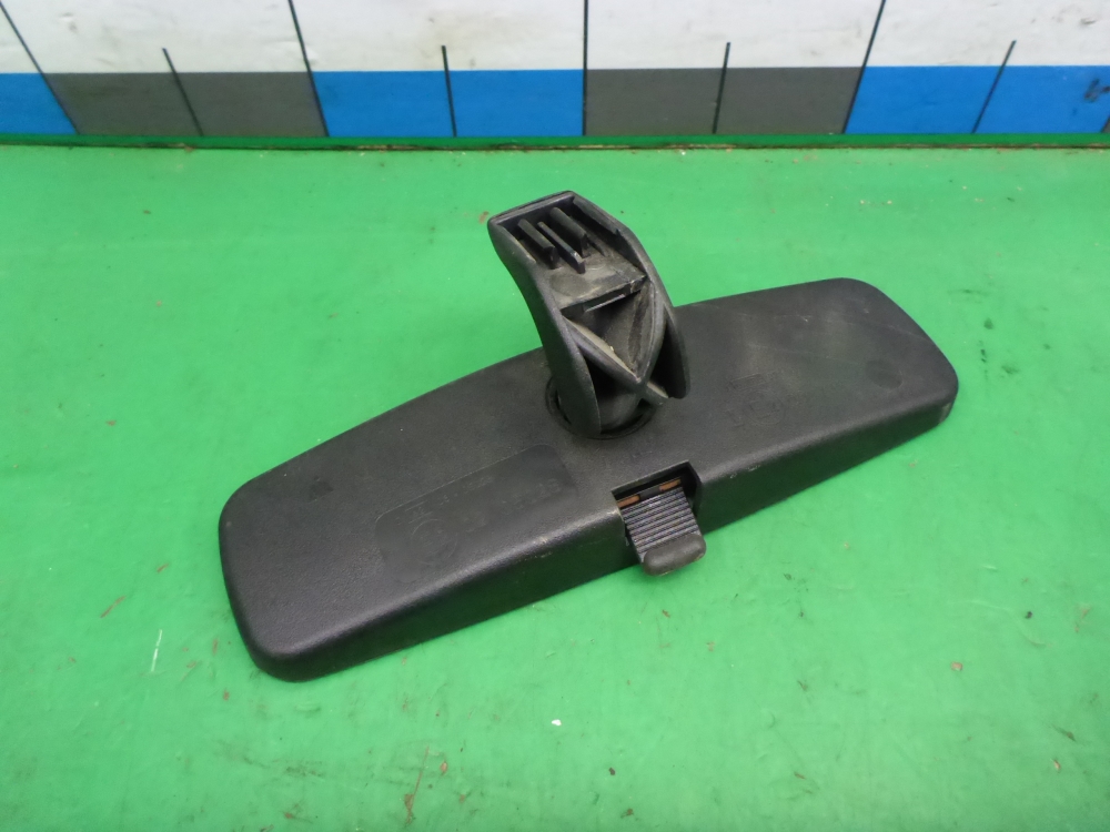 Зеркало заднего вида