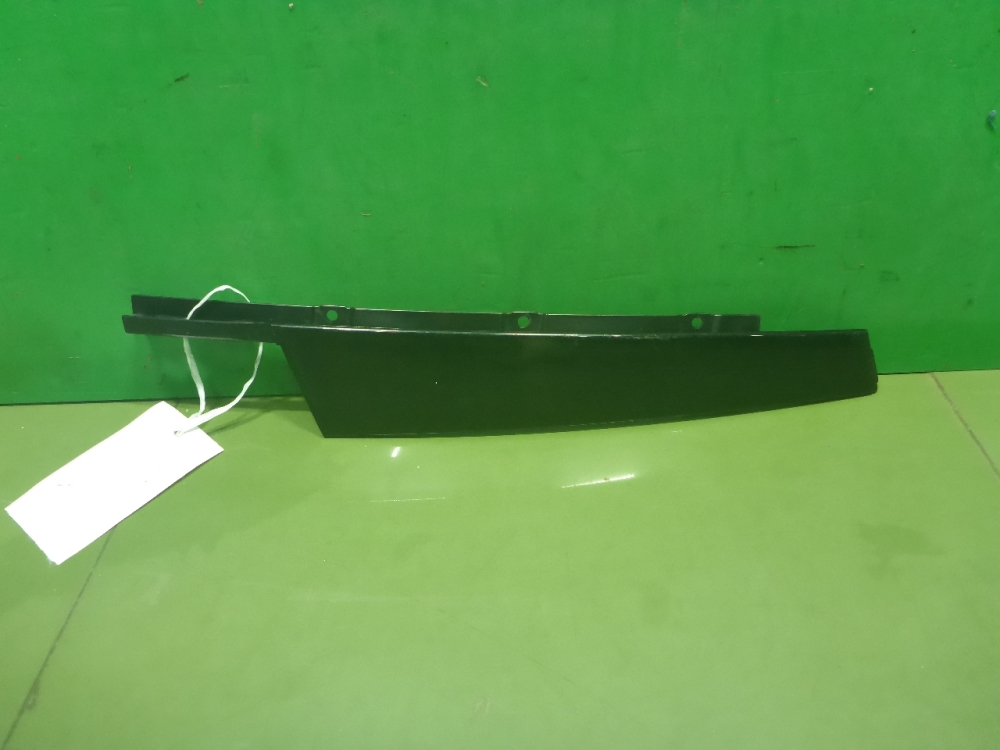 Накладка двери передней левой