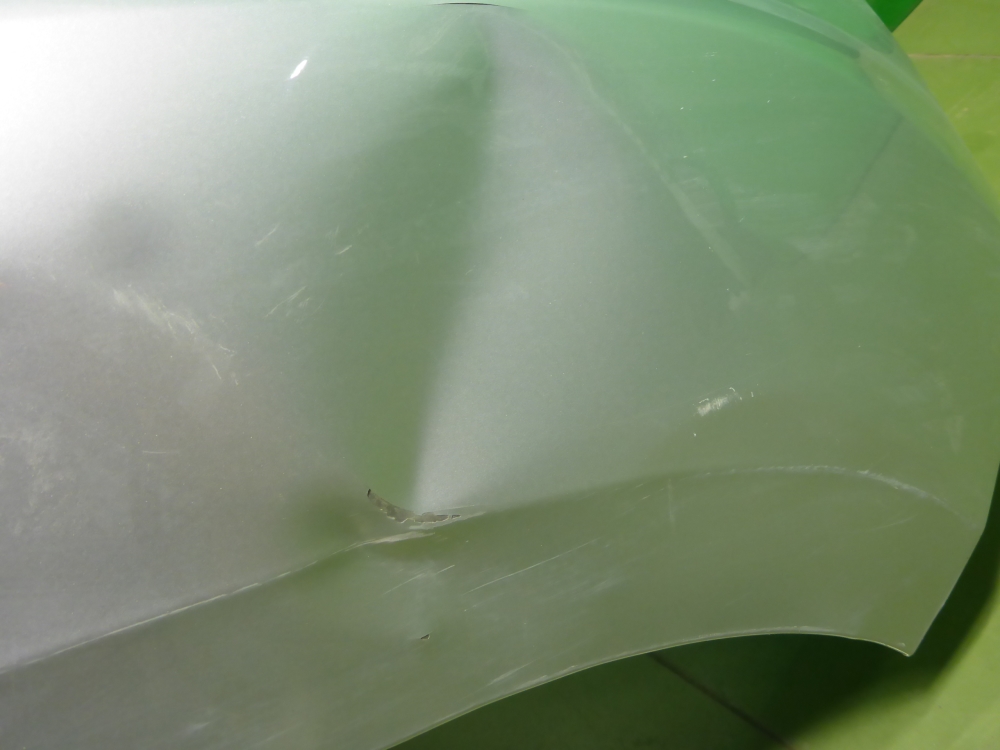 Крыло переднее правое