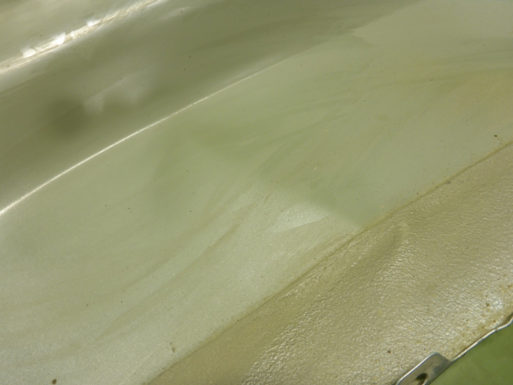 Крыло переднее правое