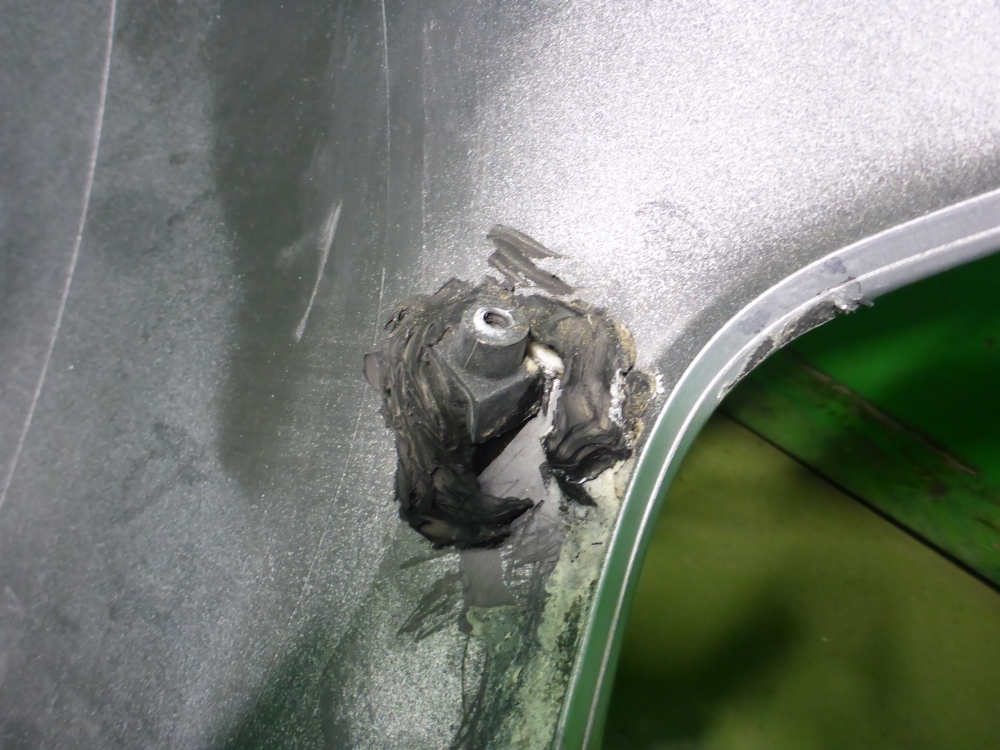 Бампер задний