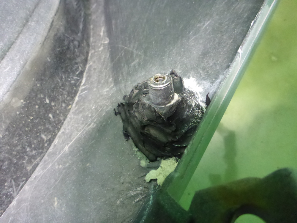 Бампер задний