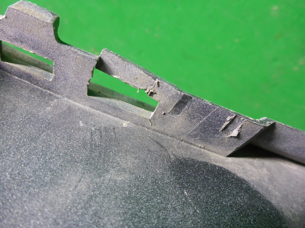 Бампер задний