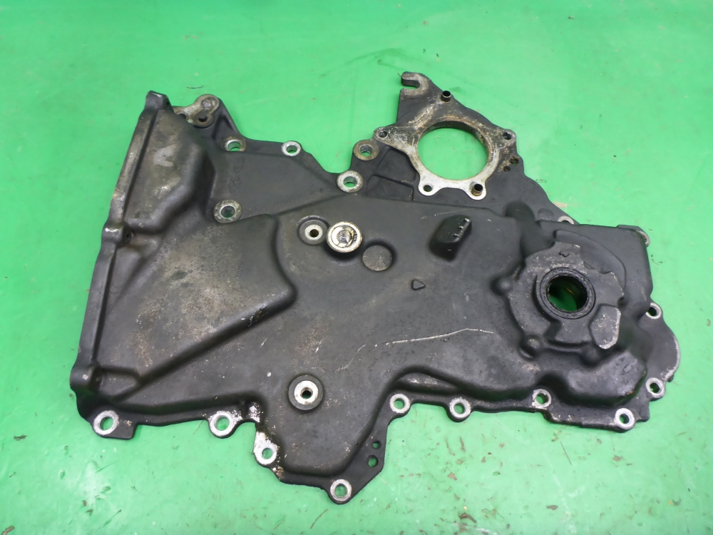 Крышка двигателя передняя