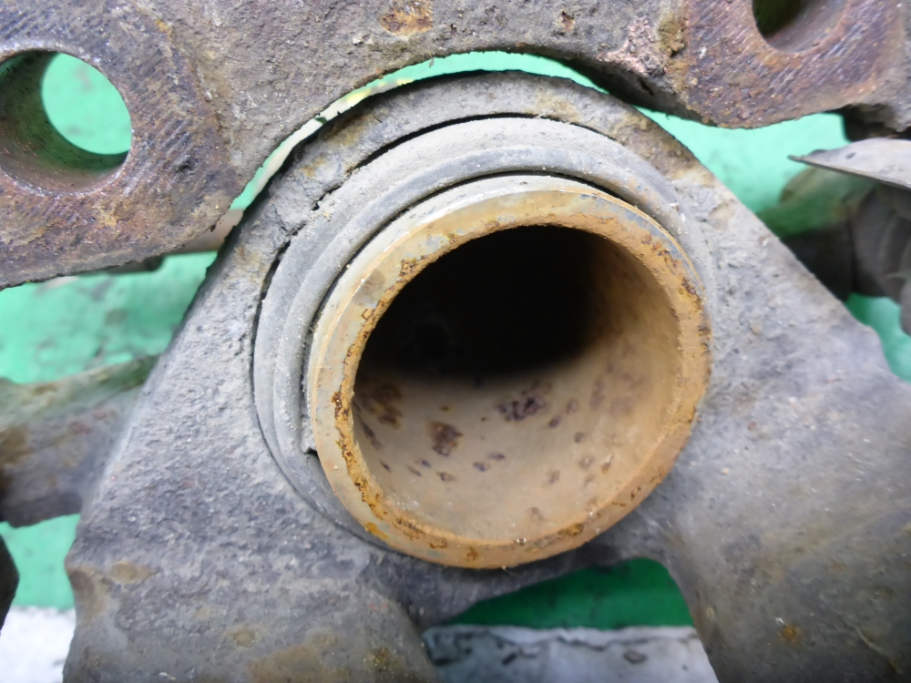 Суппорт передний левый