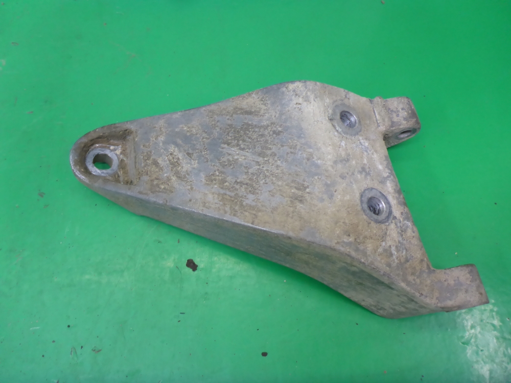 Кронштейн генератора