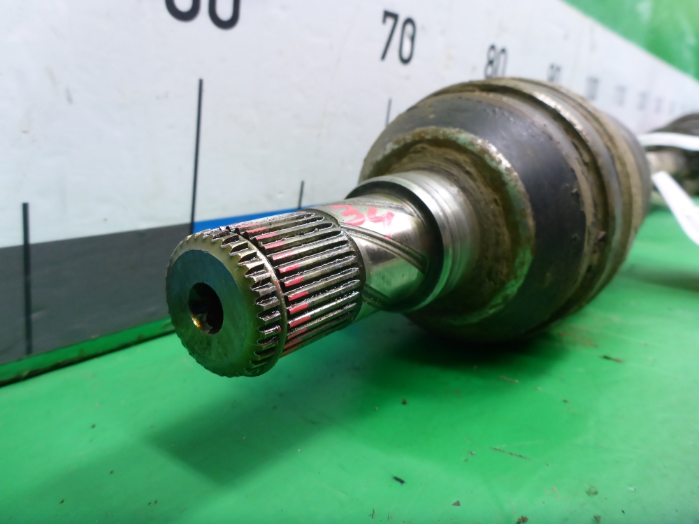 Полуось передняя правая