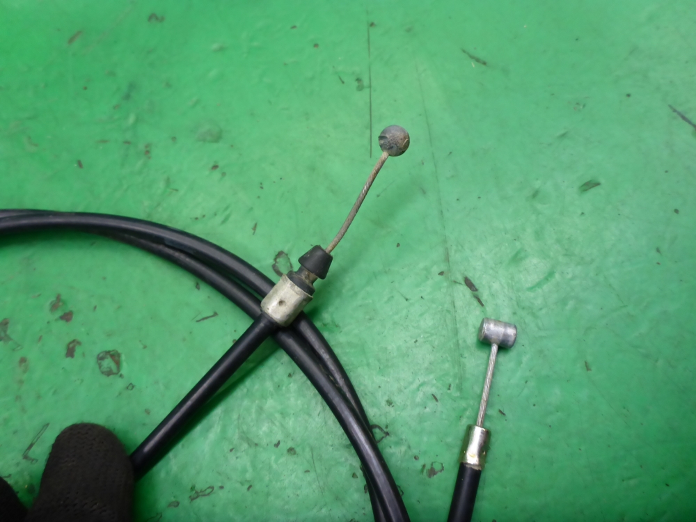 Трос открывания капота