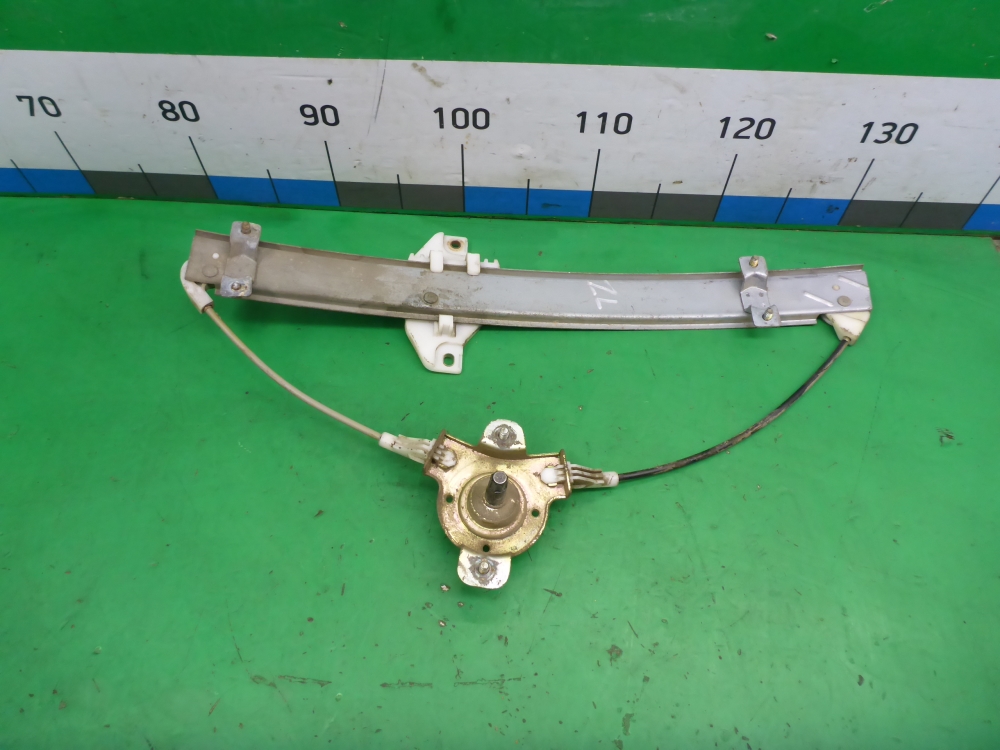 Стеклоподъемник механ. задний левый