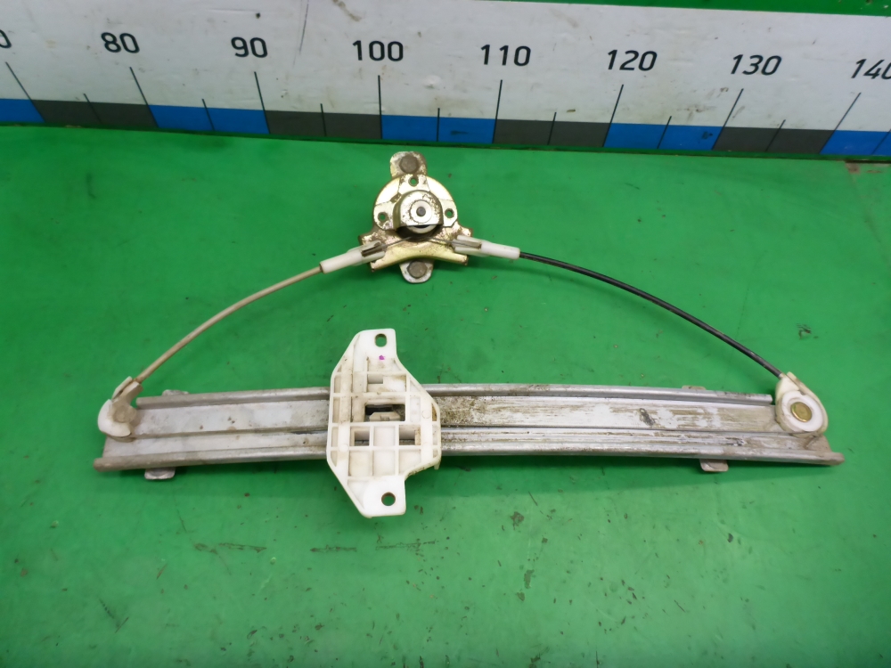 Стеклоподъемник механ. задний левый