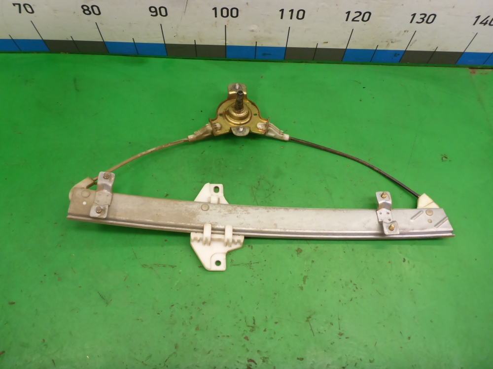 Стеклоподъемник электр. задний правый