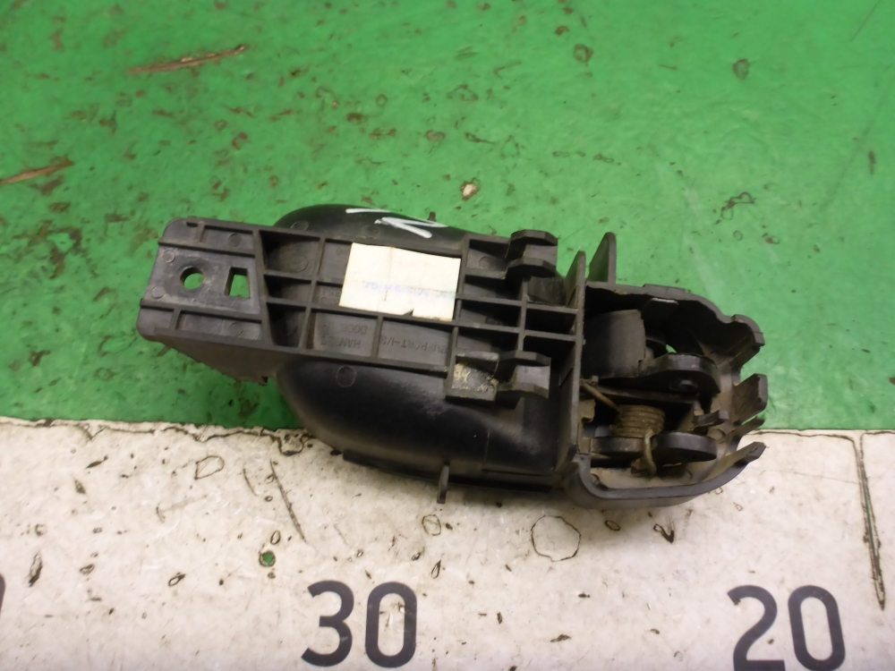 Ручка двери задней внутренняя левая