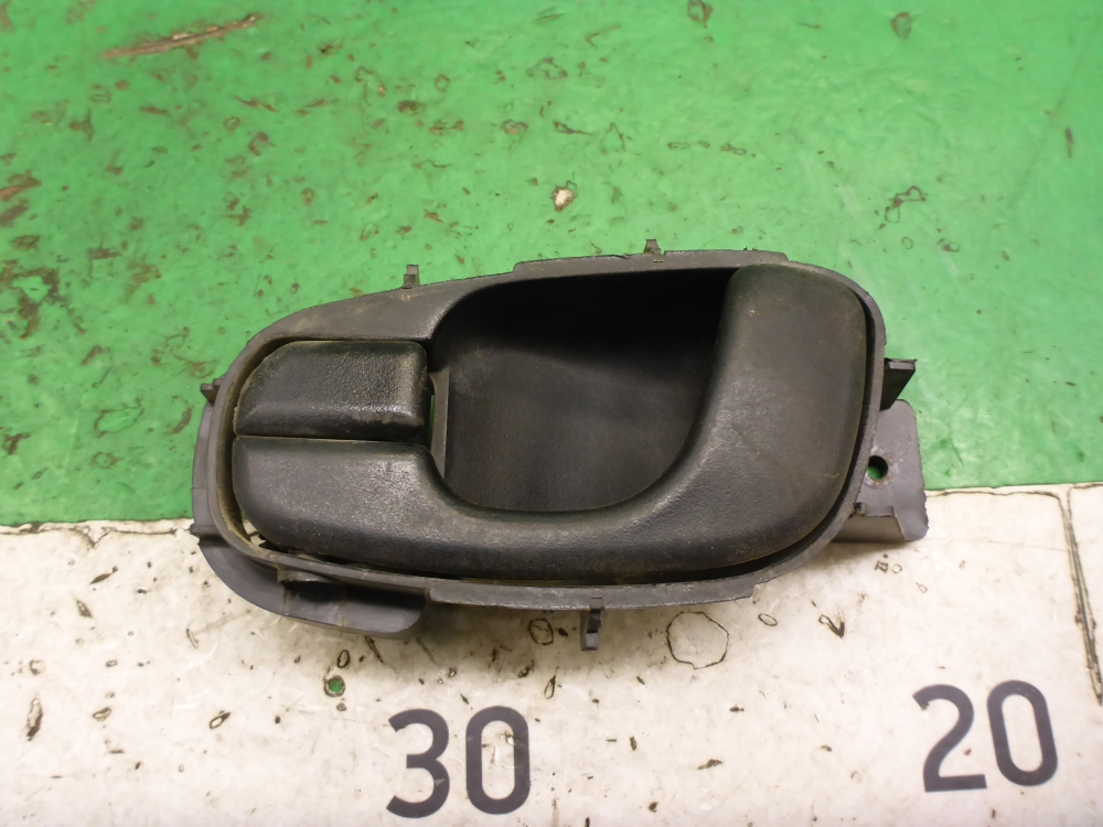 Ручка двери задней внутренняя левая