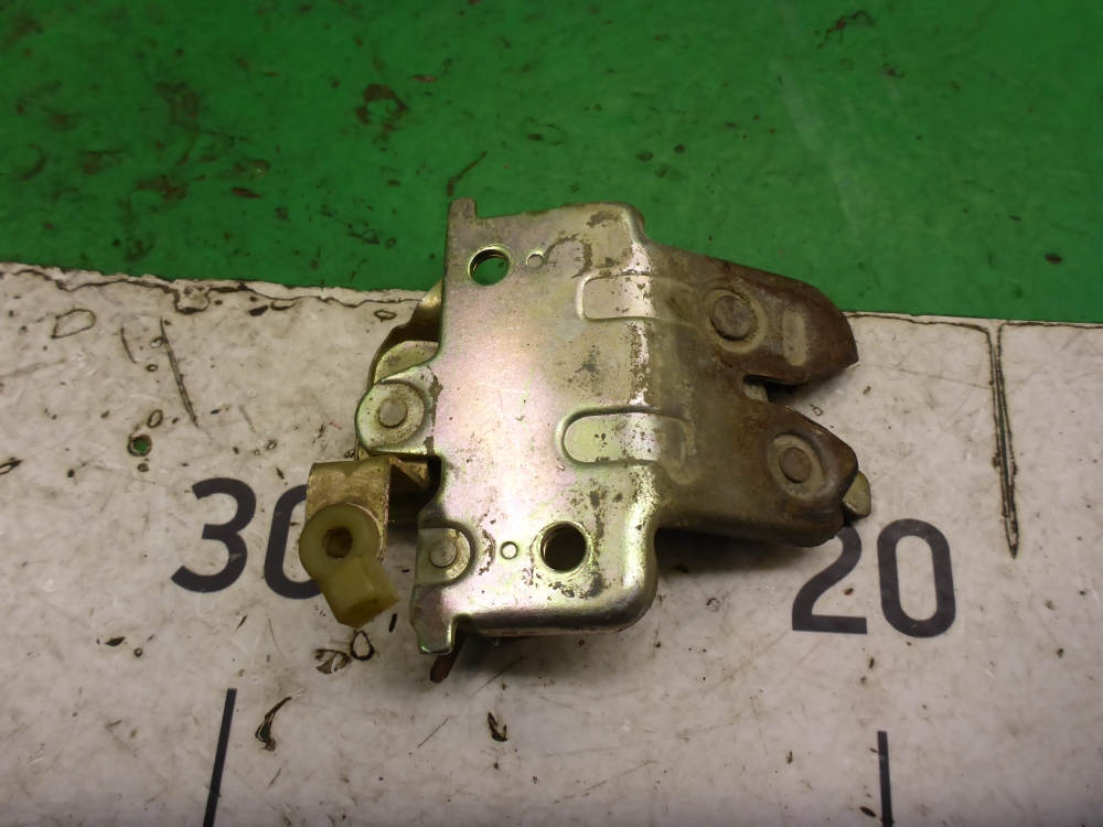 Замок багажника