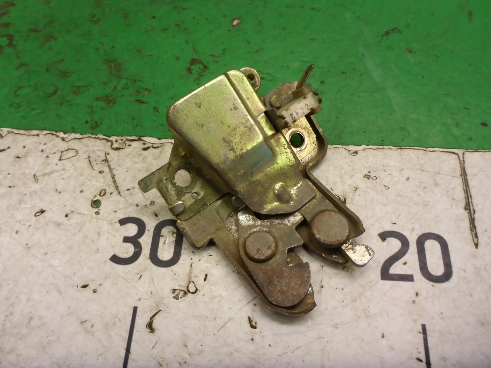 Замок багажника