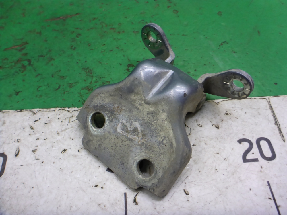 Петля двери передней правой верхняя