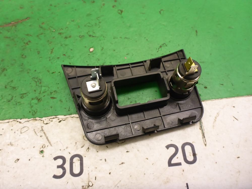 Гнездо прикуривателя