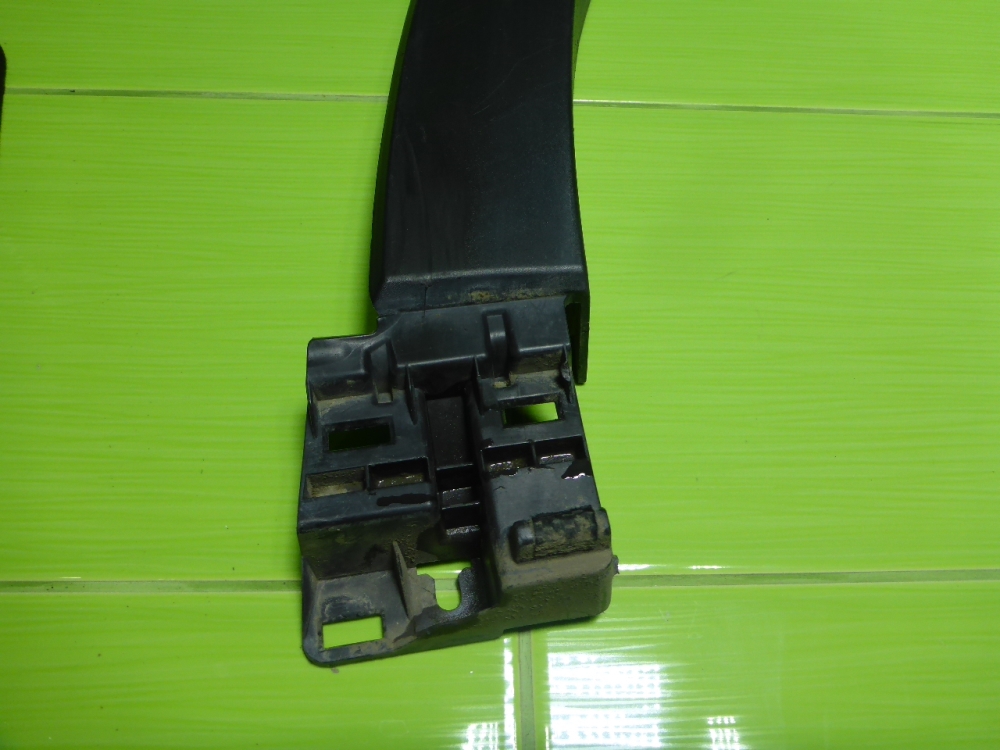 Накладка переднего крыла правого