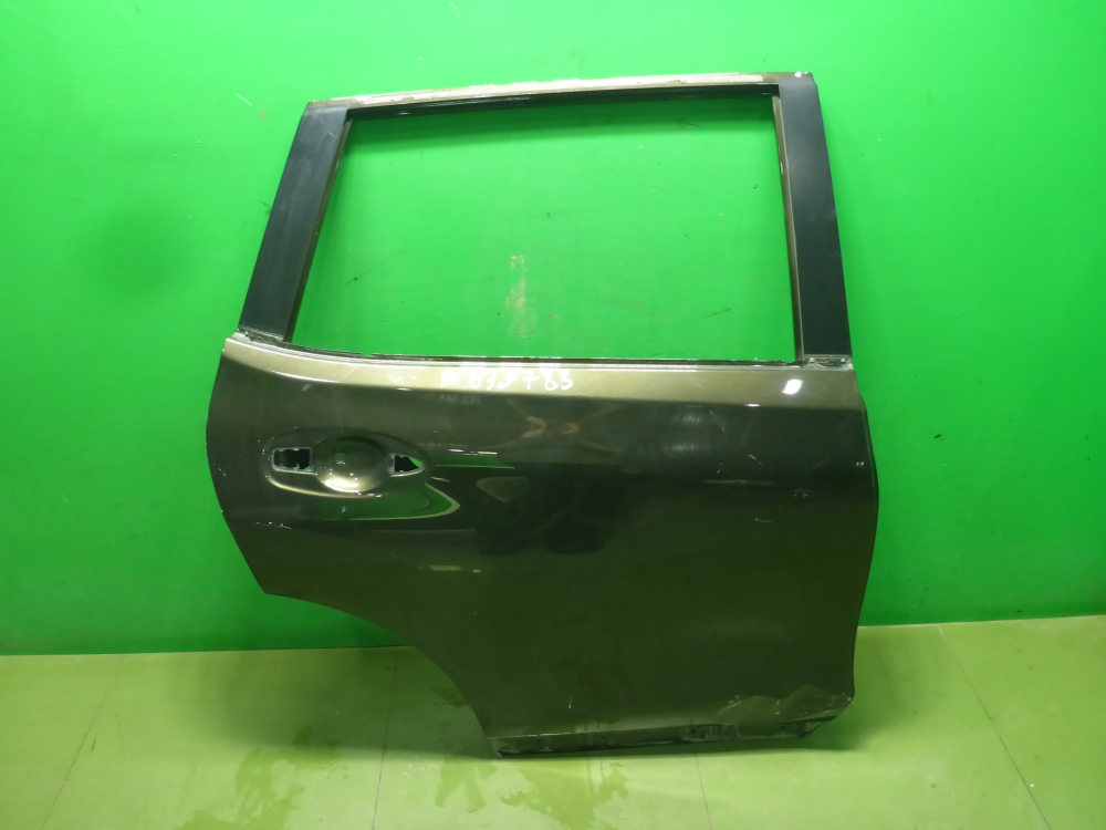 Дверь задняя правая