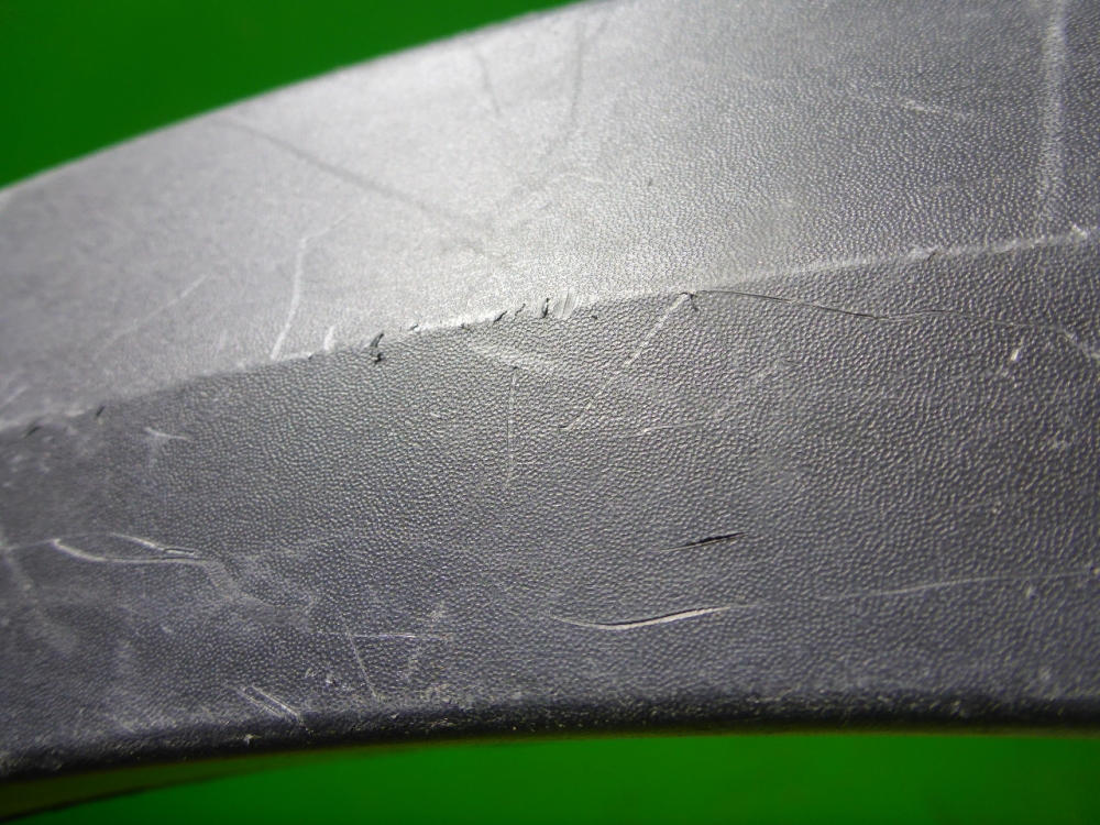 Накладка переднего крыла правого