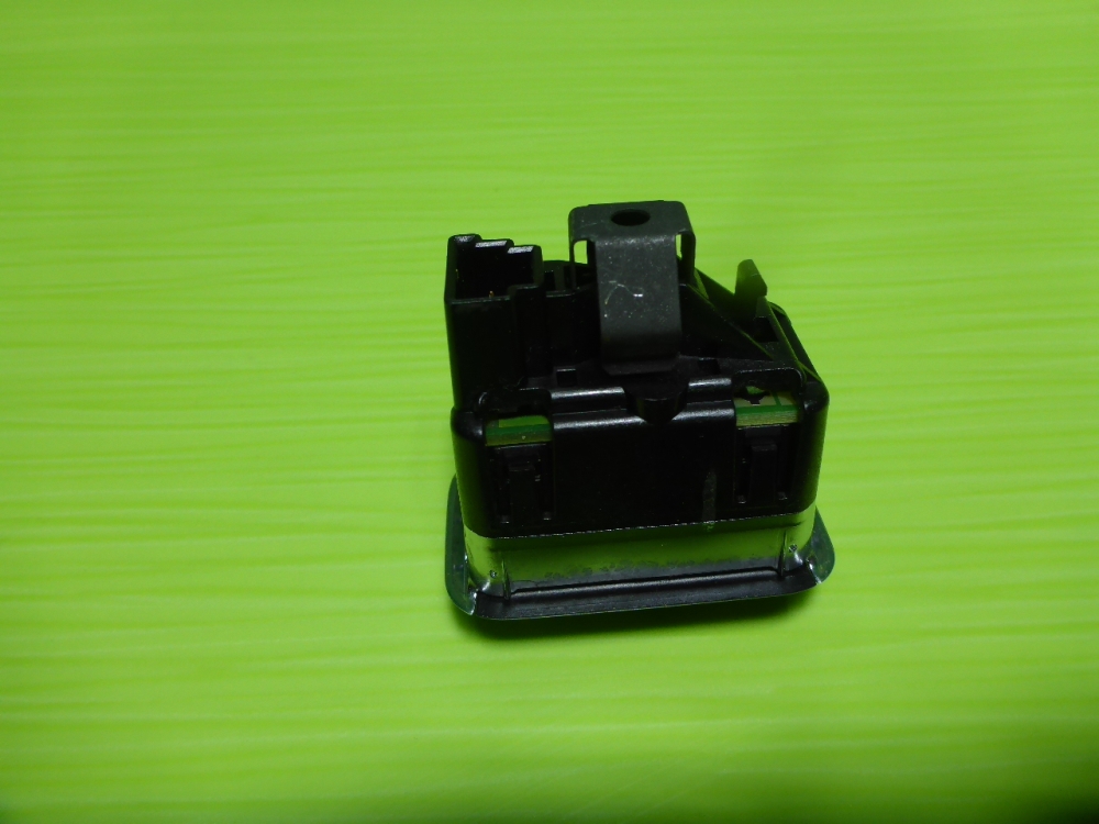 Кнопка стеклоподъемника