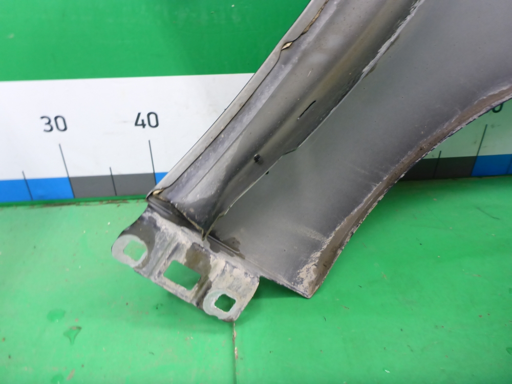 Крыло переднее левое