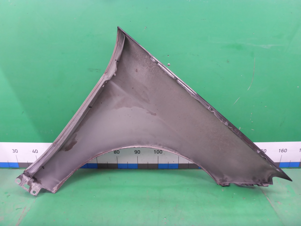 Крыло переднее левое