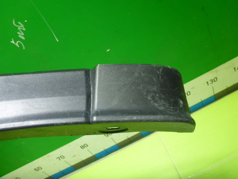 Накладка переднего крыла правого