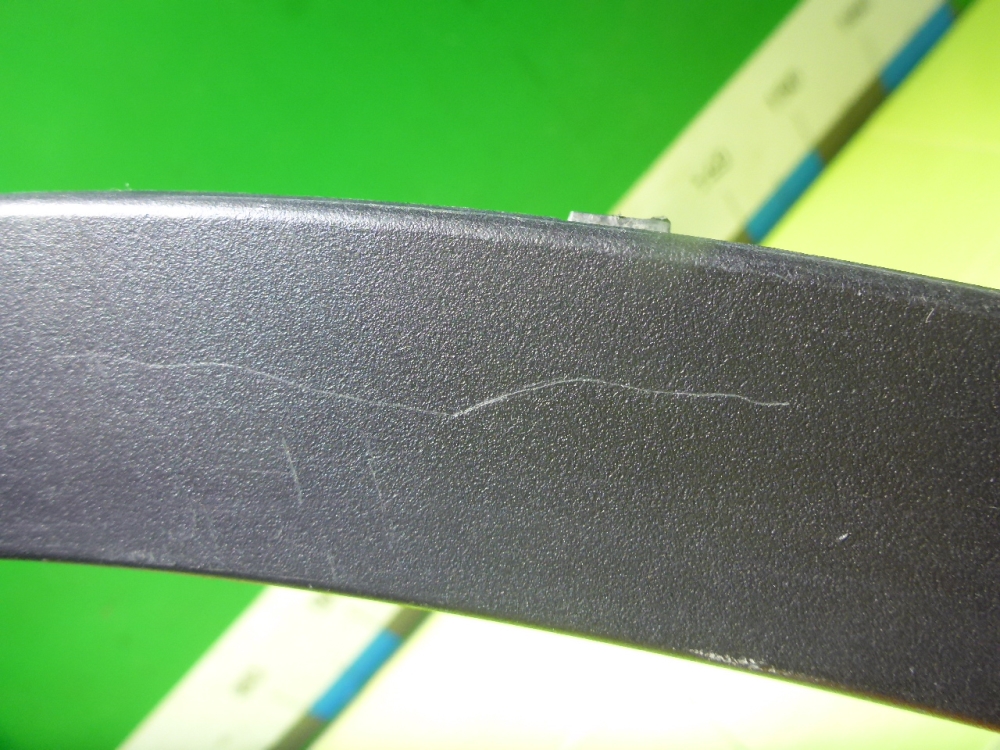 Накладка переднего крыла правого