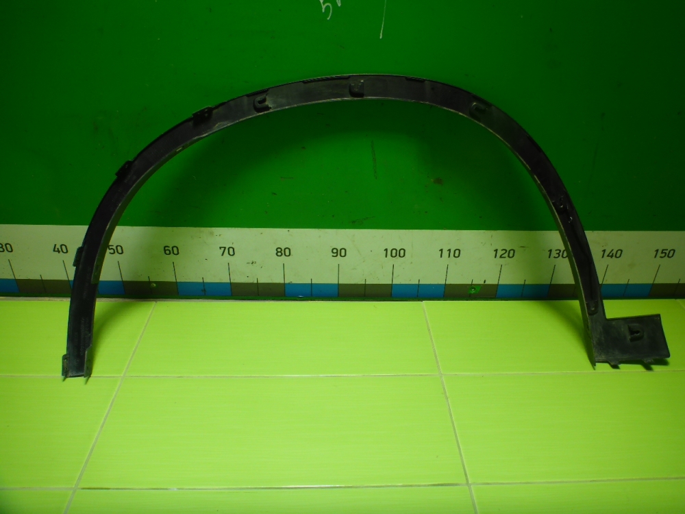 Накладка переднего крыла правого