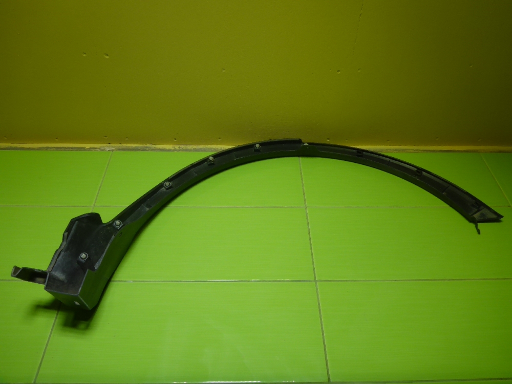 Накладка заднего крыла правого